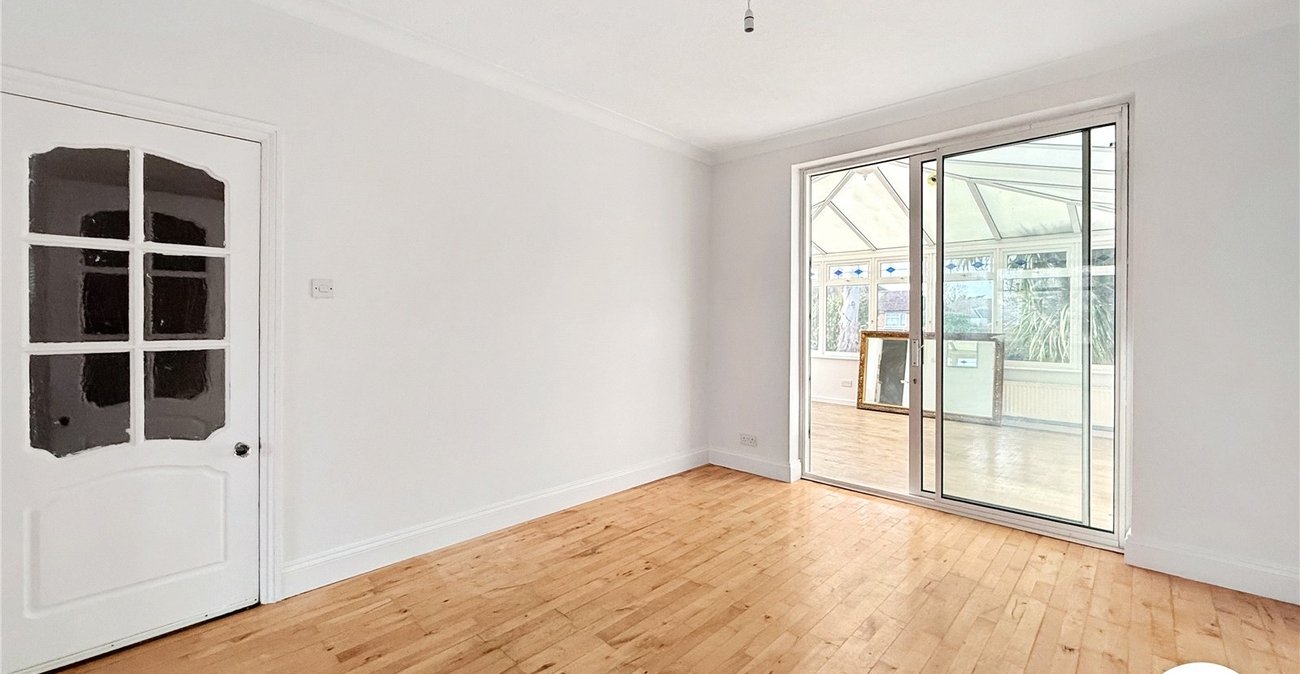 3 bedroom house to rent in London | Robinson Jackson