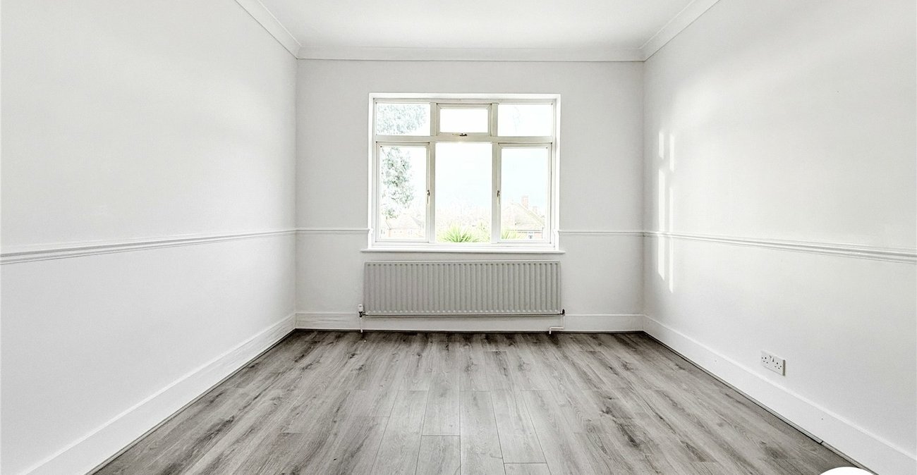 3 bedroom house to rent in London | Robinson Jackson