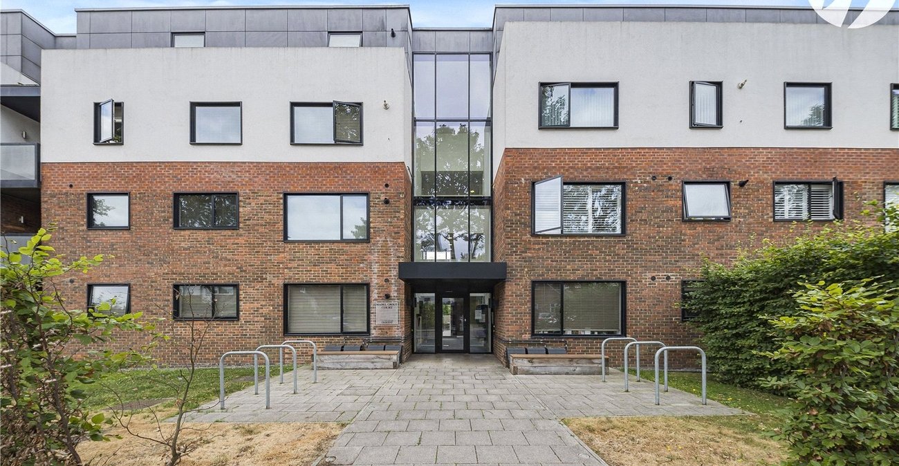 2 bedroom property to rent in London | Robinson Jackson