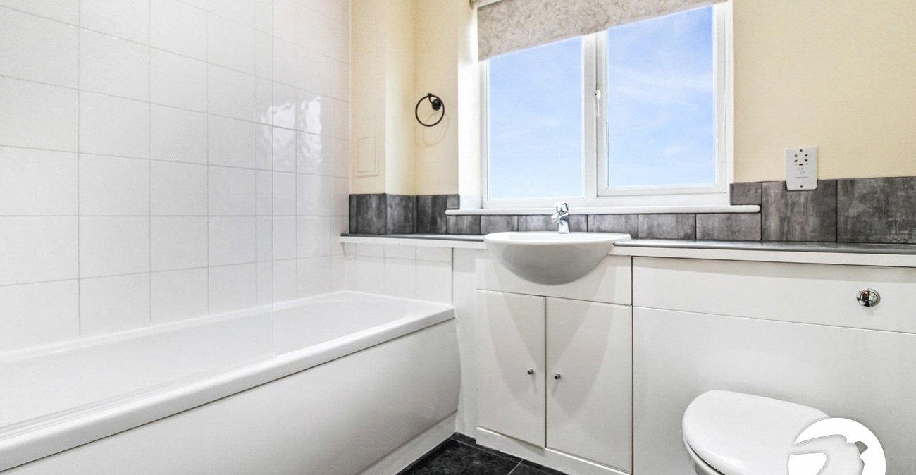 2 bedroom house to rent in Northfleet | Robinson Michael & Jackson