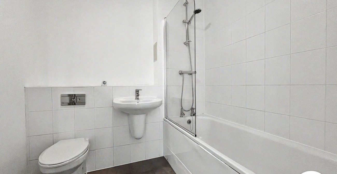 2 bedroom property to rent in Belvedere | Robinson Jackson