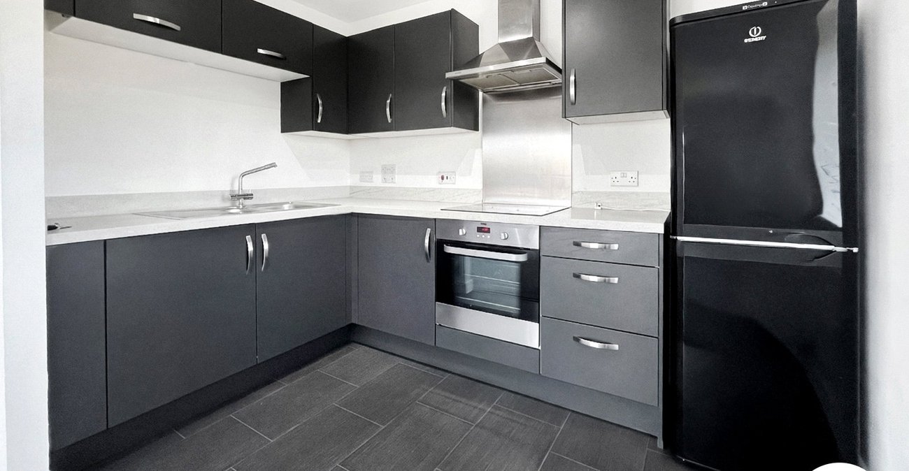 2 bedroom property to rent in Belvedere | Robinson Jackson