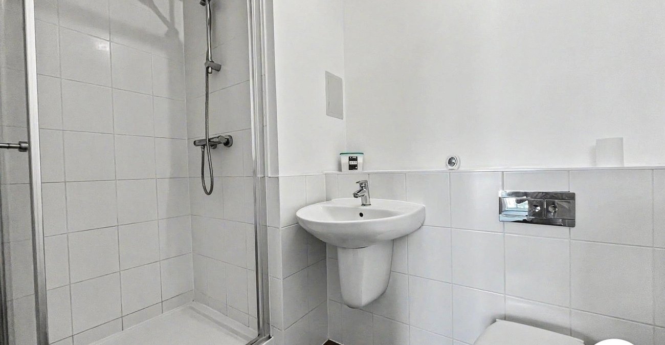 2 bedroom property to rent in Belvedere | Robinson Jackson