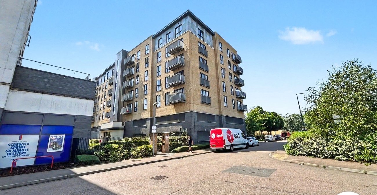 2 bedroom property to rent in Belvedere | Robinson Jackson
