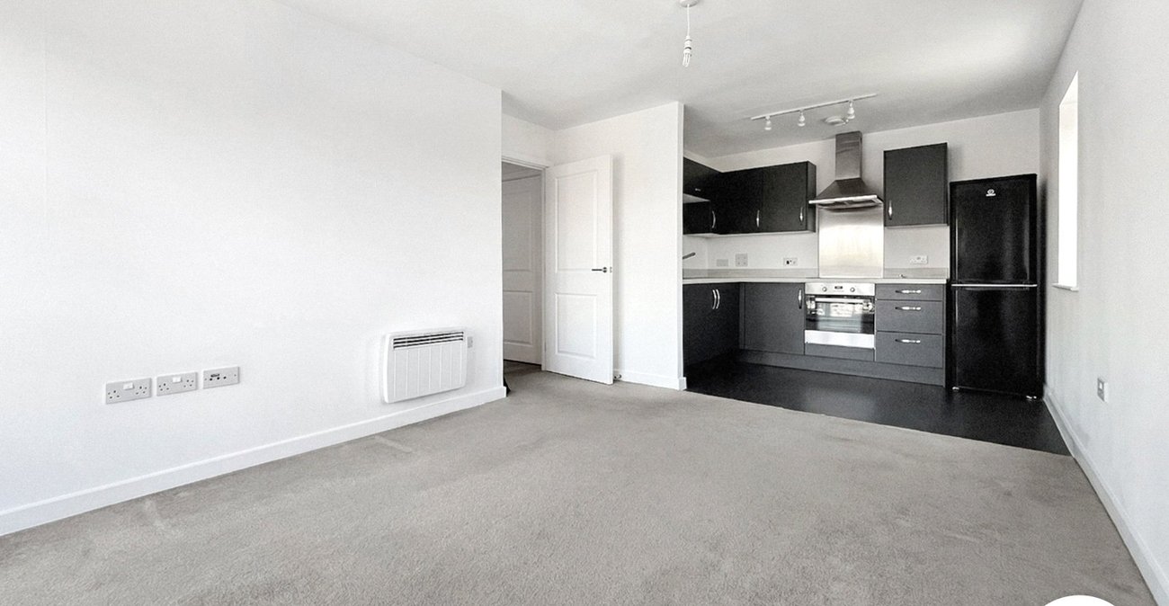 2 bedroom property to rent in Belvedere | Robinson Jackson