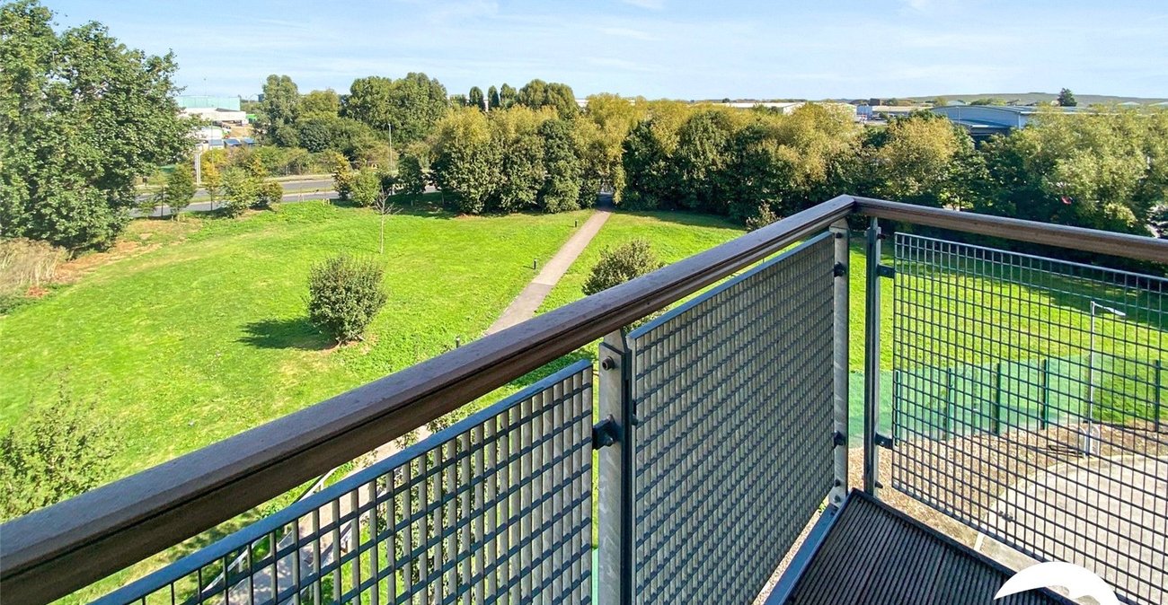 2 bedroom property to rent in Belvedere | Robinson Jackson