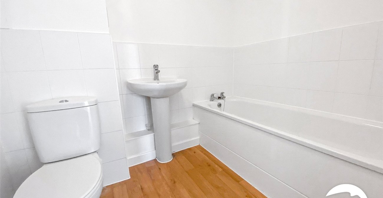 2 bedroom property to rent in Belvedere | Robinson Jackson