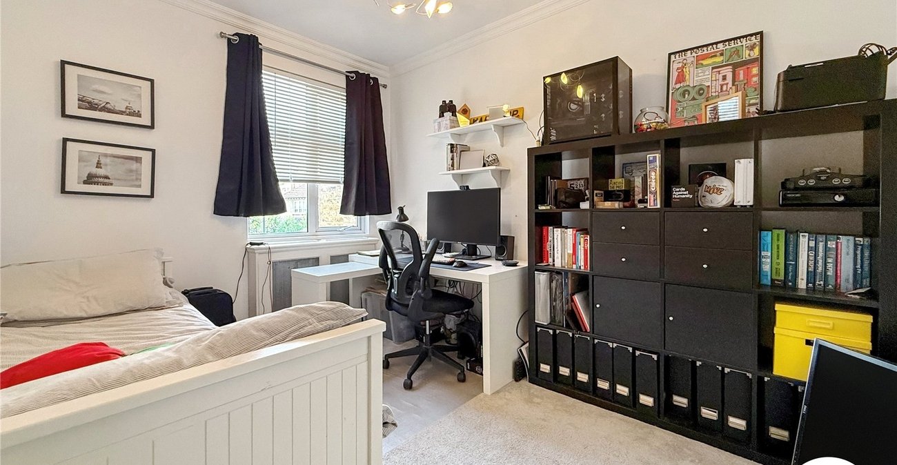 3 bedroom house to rent in London | Robinson Jackson
