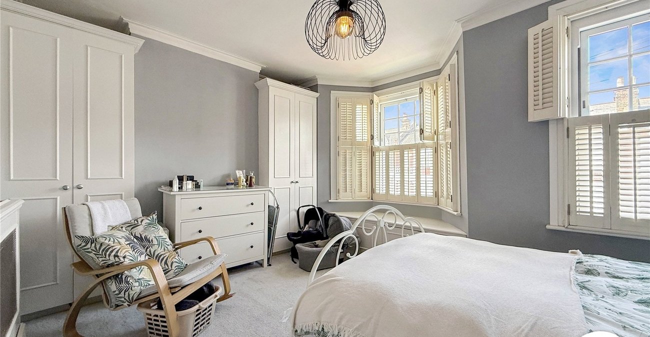 3 bedroom house to rent in London | Robinson Jackson