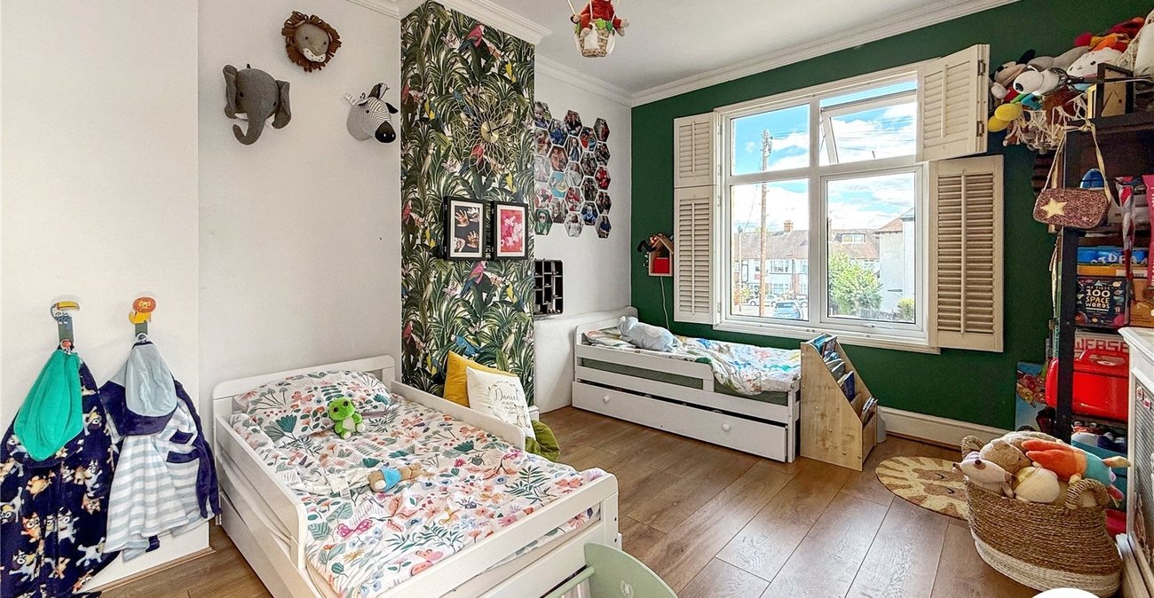 3 bedroom house to rent in London | Robinson Jackson