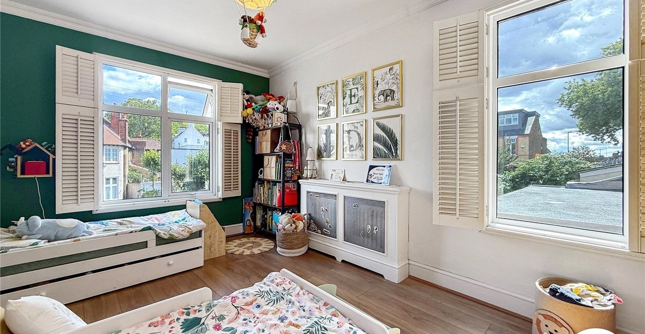 3 bedroom house to rent in London | Robinson Jackson