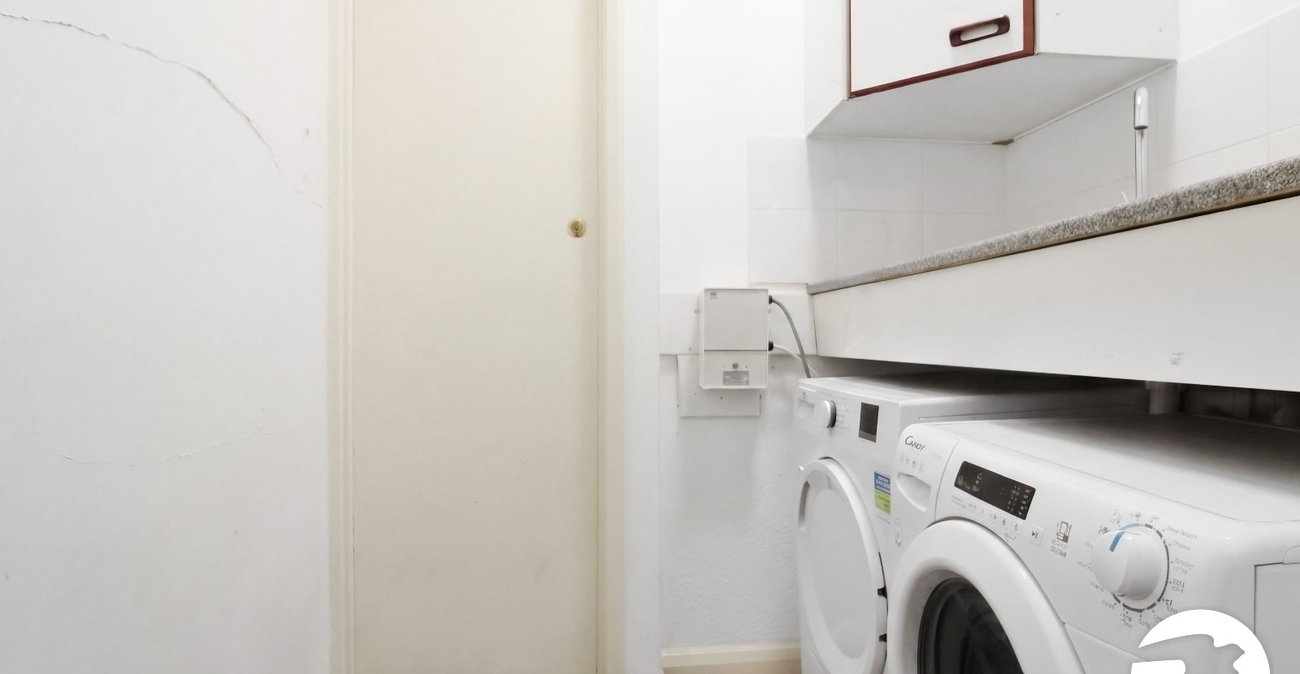 property to rent in Greenhithe | Robinson Michael & Jackson