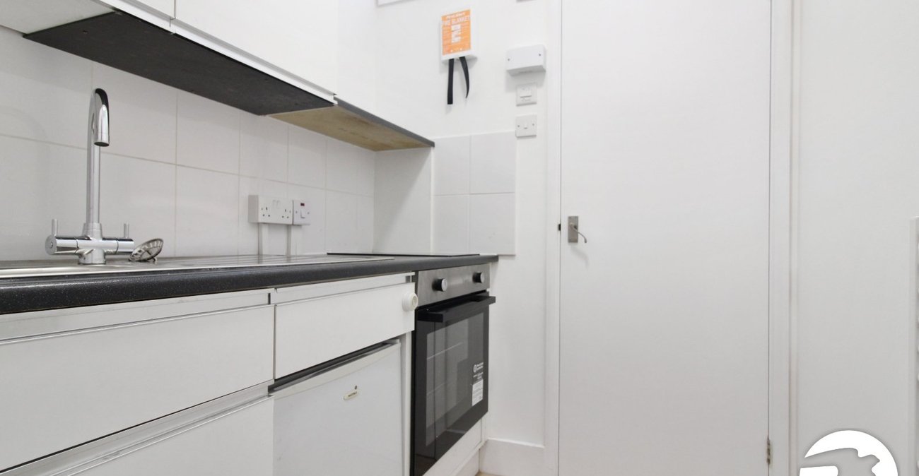 property to rent in Greenhithe | Robinson Michael & Jackson