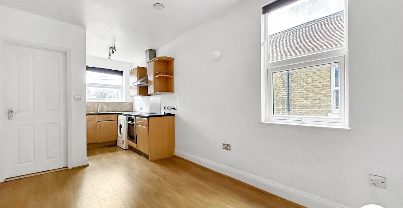 1 bedroom property to rent in Rochester | Robinson Michael & Jackson