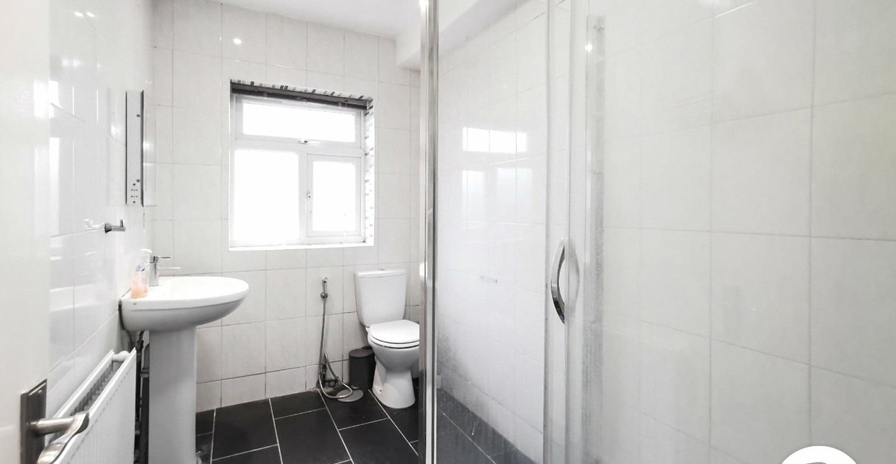 6 bedroom house to rent in Bexleyheath | Robinson Jackson