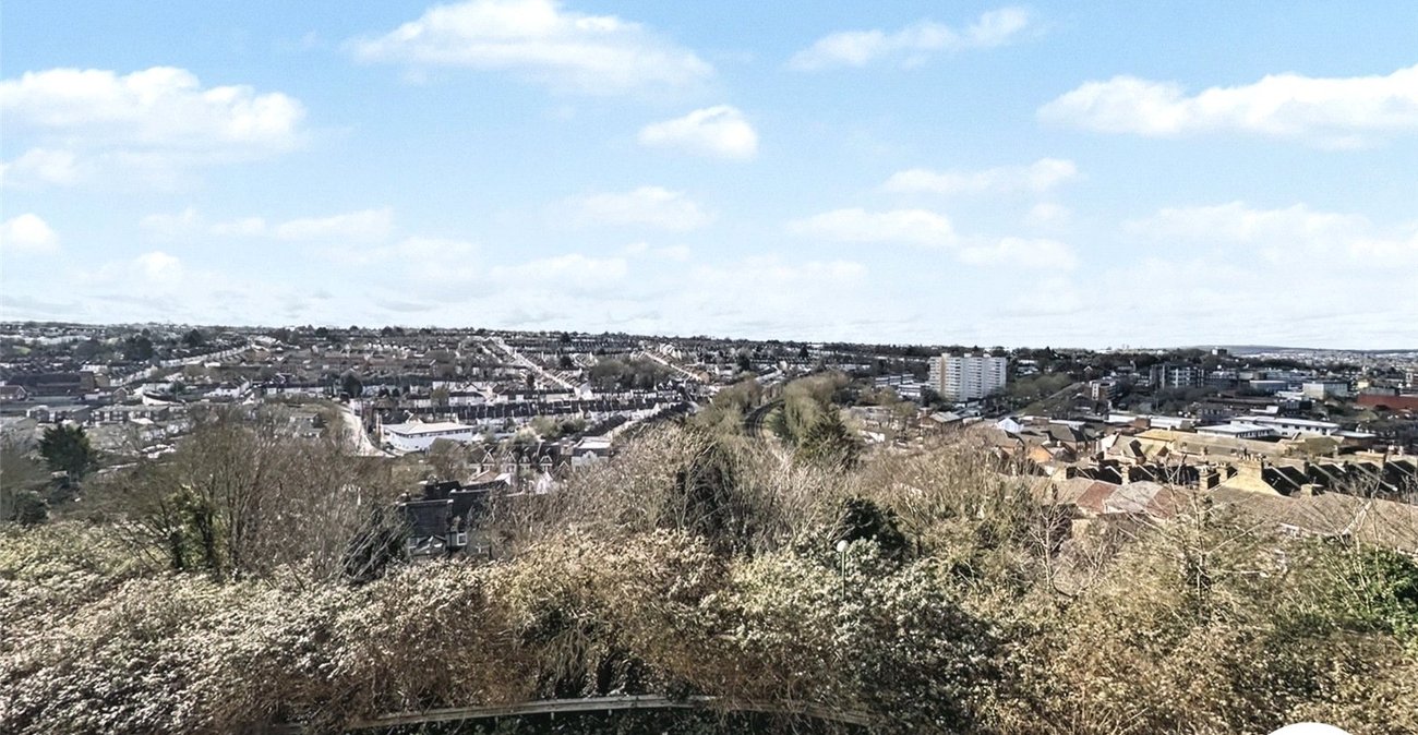 2 bedroom property to rent in Chatham | Robinson Michael & Jackson