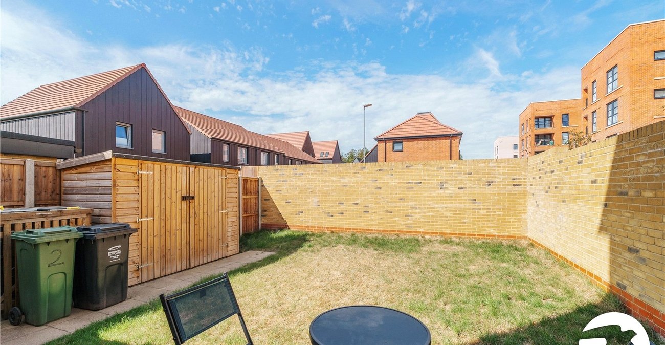 3 bedroom house to rent in Western Cross | Robinson Michael & Jackson