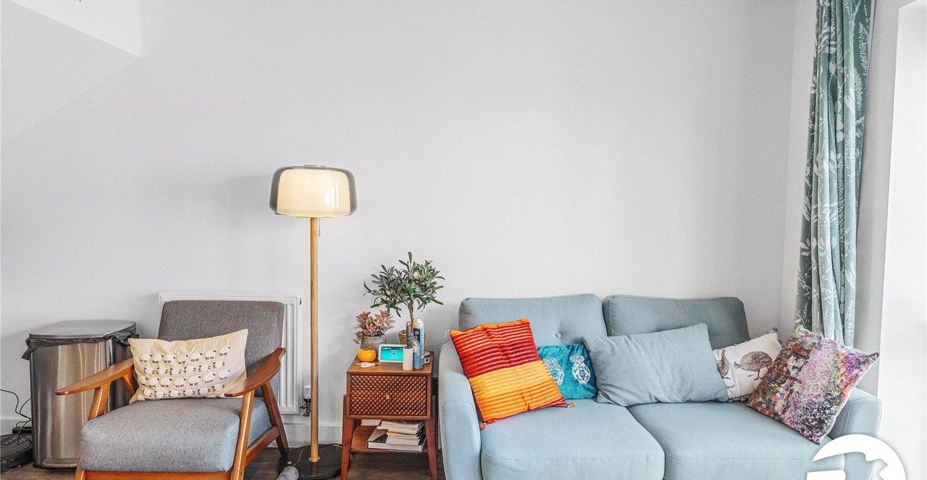 3 bedroom house to rent in Western Cross | Robinson Michael & Jackson