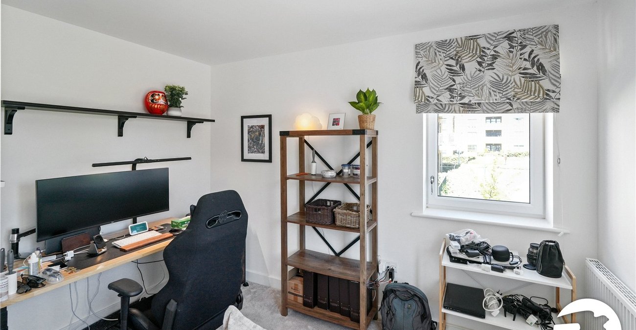 3 bedroom house to rent in Western Cross | Robinson Michael & Jackson