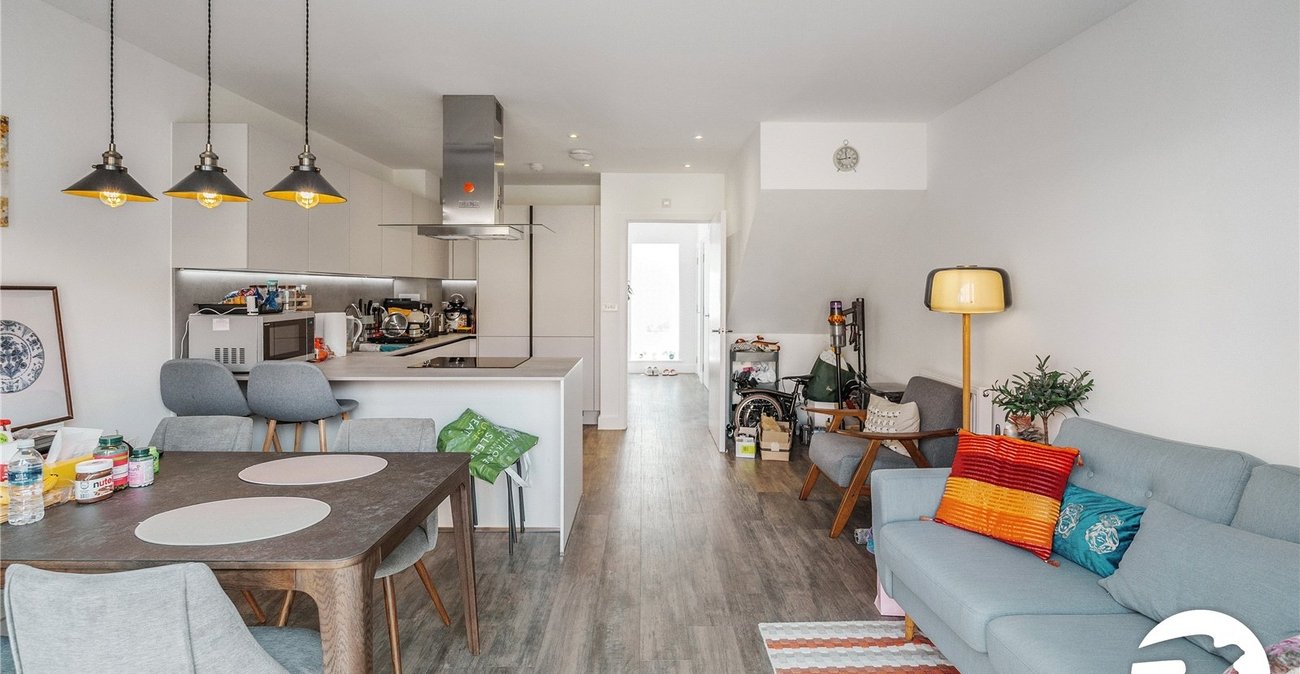 3 bedroom house to rent in Western Cross | Robinson Michael & Jackson