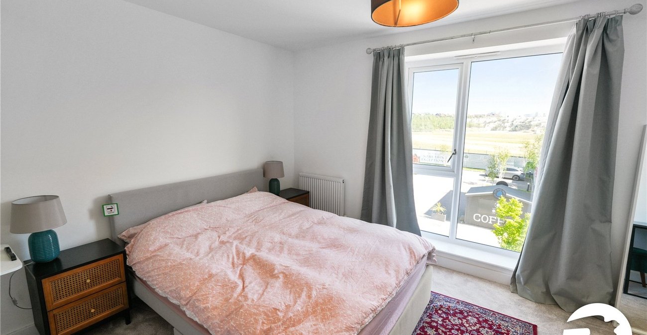 3 bedroom house to rent in Western Cross | Robinson Michael & Jackson