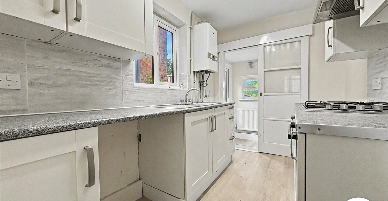 2 bedroom house to rent in Rainham | Robinson Michael & Jackson