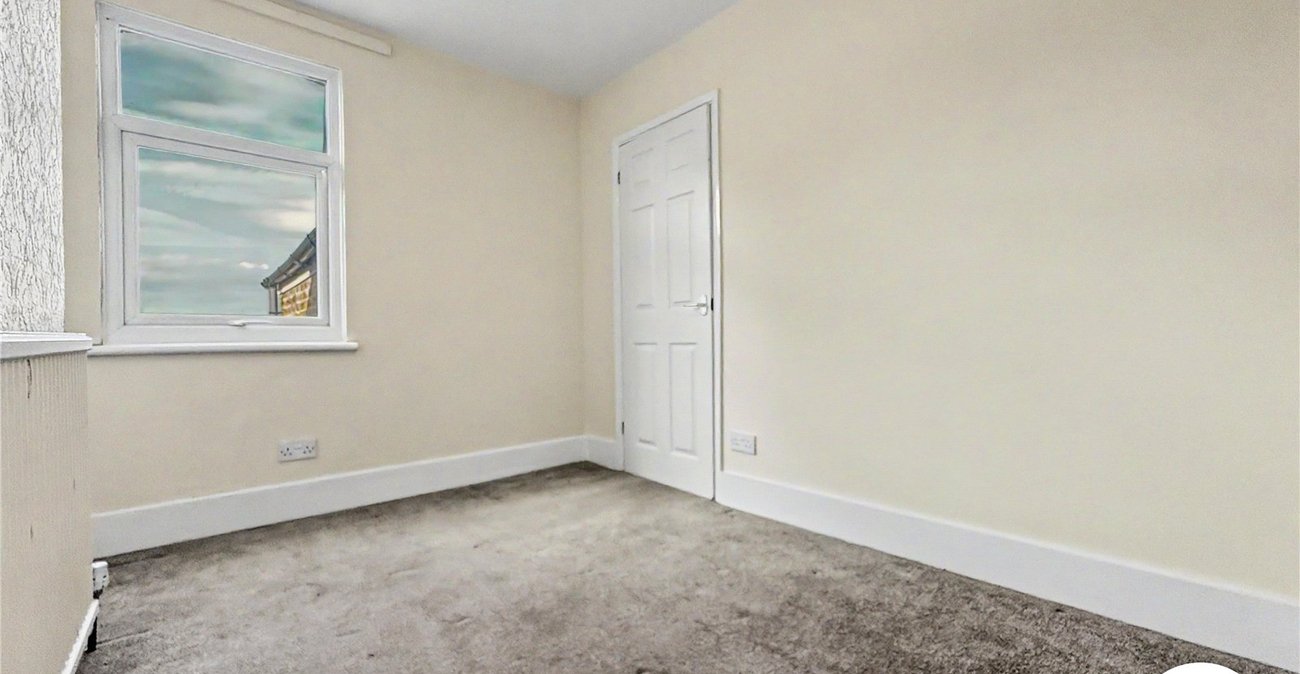 2 bedroom house to rent in Rainham | Robinson Michael & Jackson