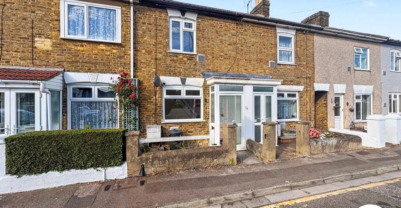 2 bedroom house to rent in Rainham | Robinson Michael & Jackson