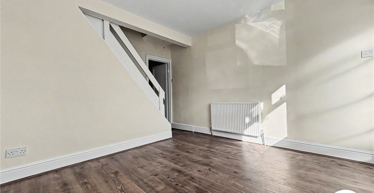 2 bedroom house to rent in Rainham | Robinson Michael & Jackson