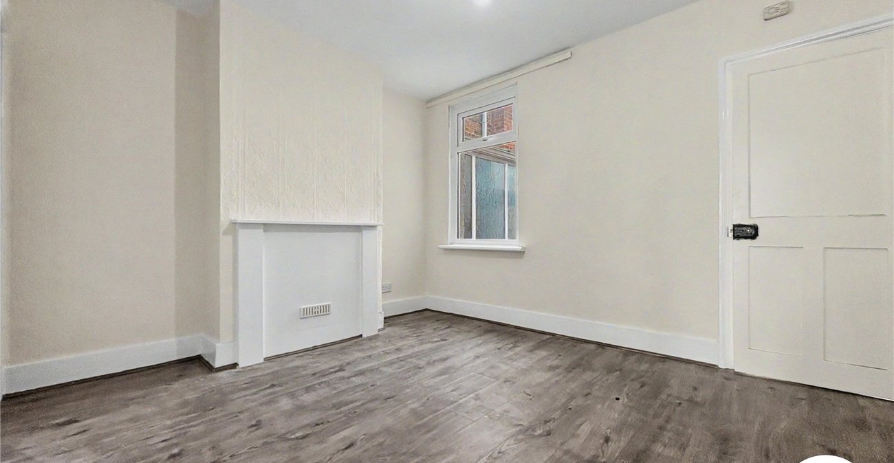 2 bedroom house to rent in Rainham | Robinson Michael & Jackson