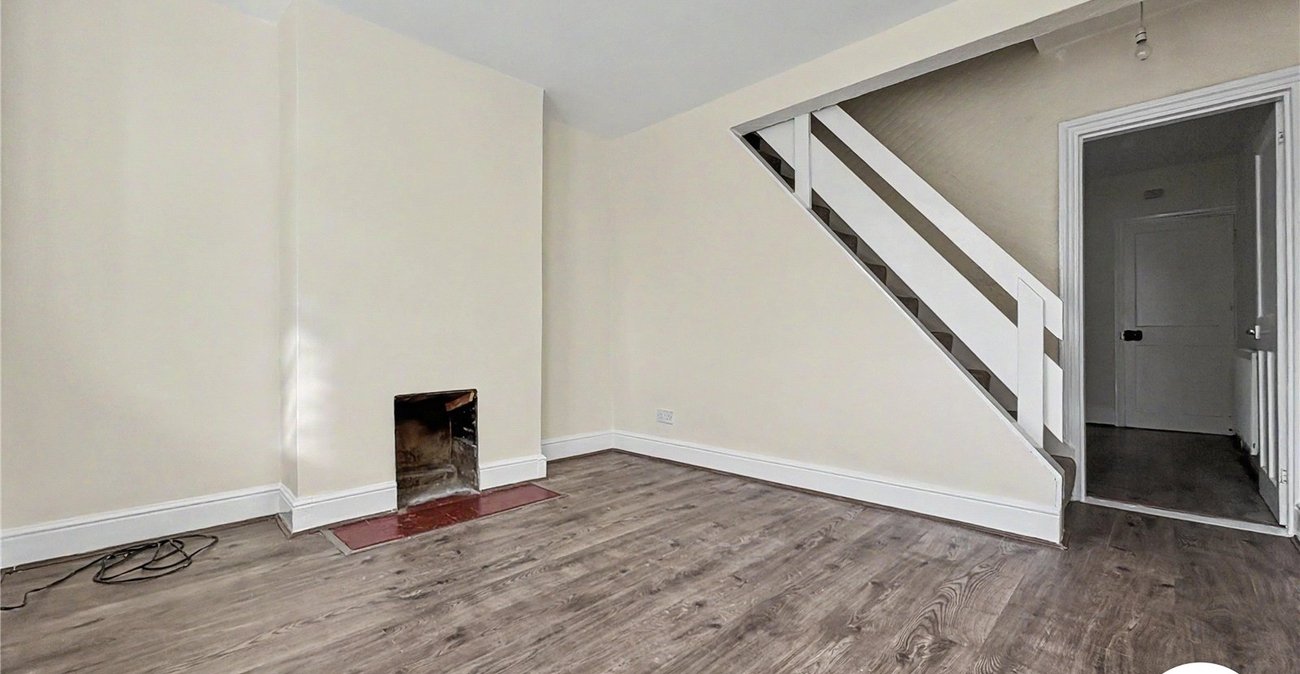 2 bedroom house to rent in Rainham | Robinson Michael & Jackson