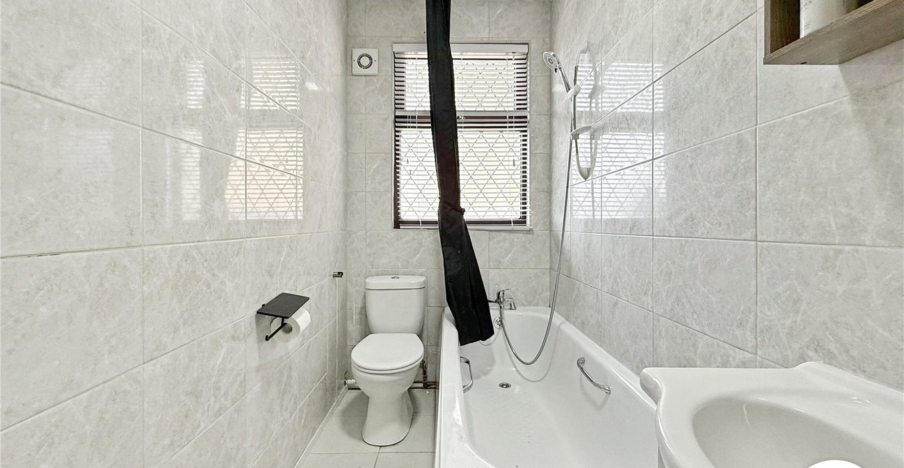 3 bedroom bungalow to rent in Maidstone | Robinson Michael & Jackson