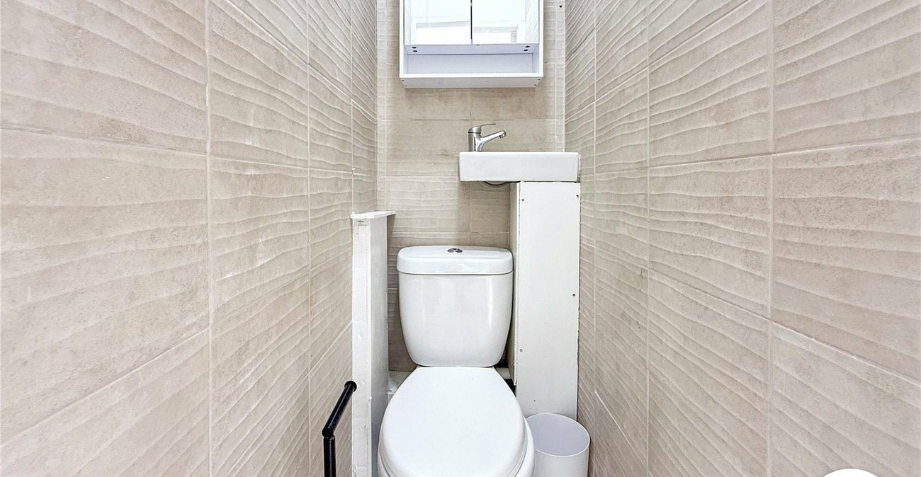 3 bedroom bungalow to rent in Maidstone | Robinson Michael & Jackson