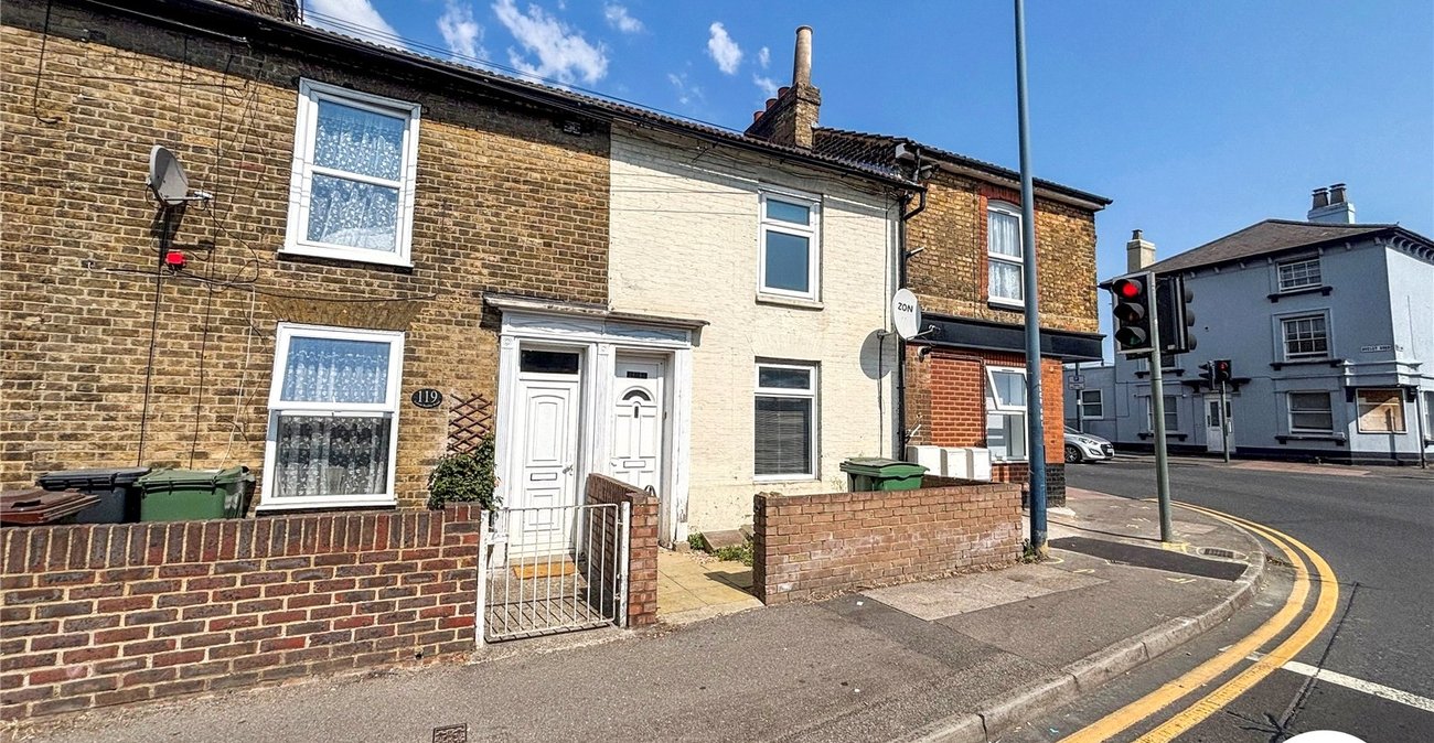 2 bedroom house to rent in Maidstone | Robinson Michael & Jackson