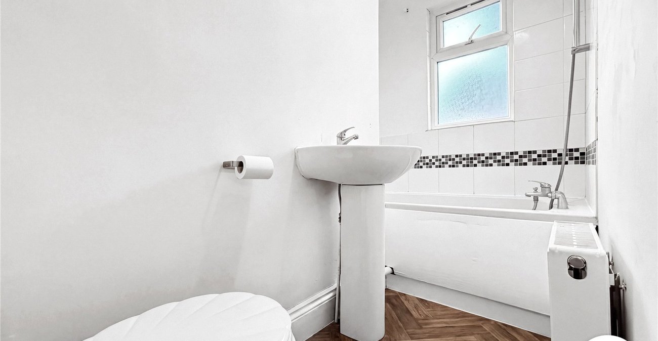 2 bedroom house to rent in Maidstone | Robinson Michael & Jackson