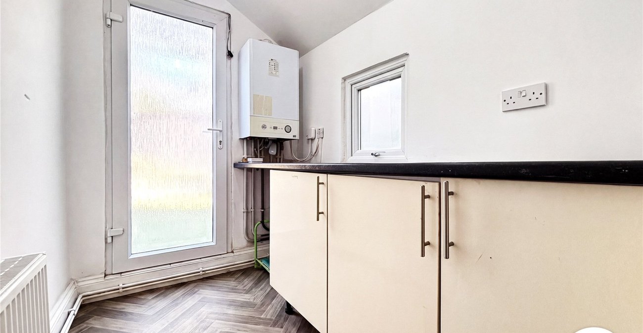 2 bedroom house to rent in Maidstone | Robinson Michael & Jackson