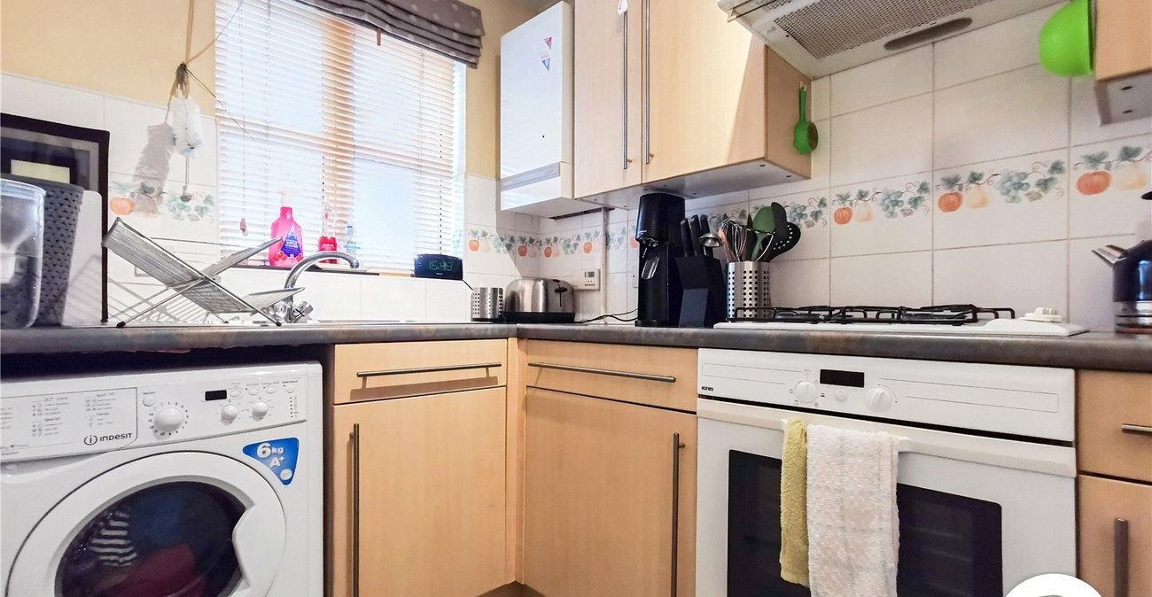 2 bedroom house to rent in Erith | Robinson Jackson