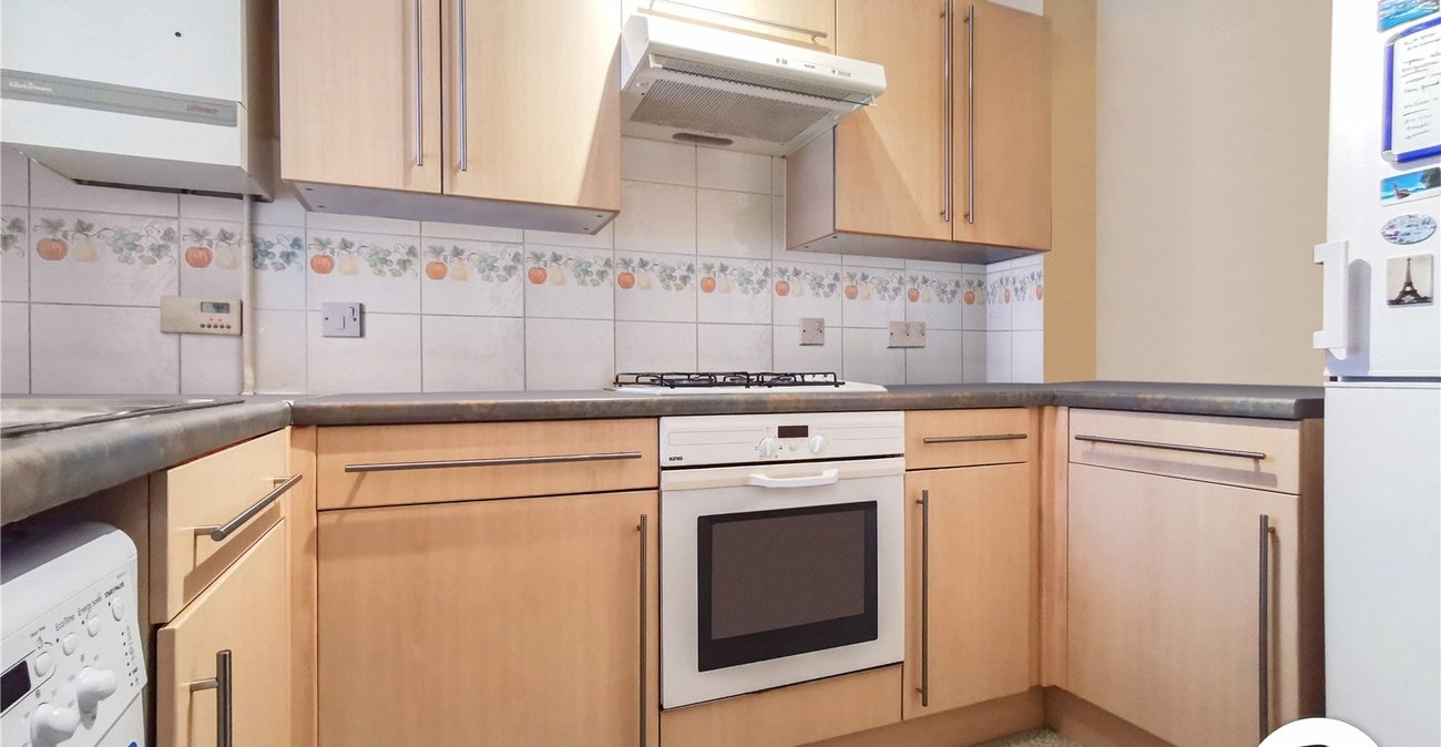 2 bedroom house to rent in Erith | Robinson Jackson