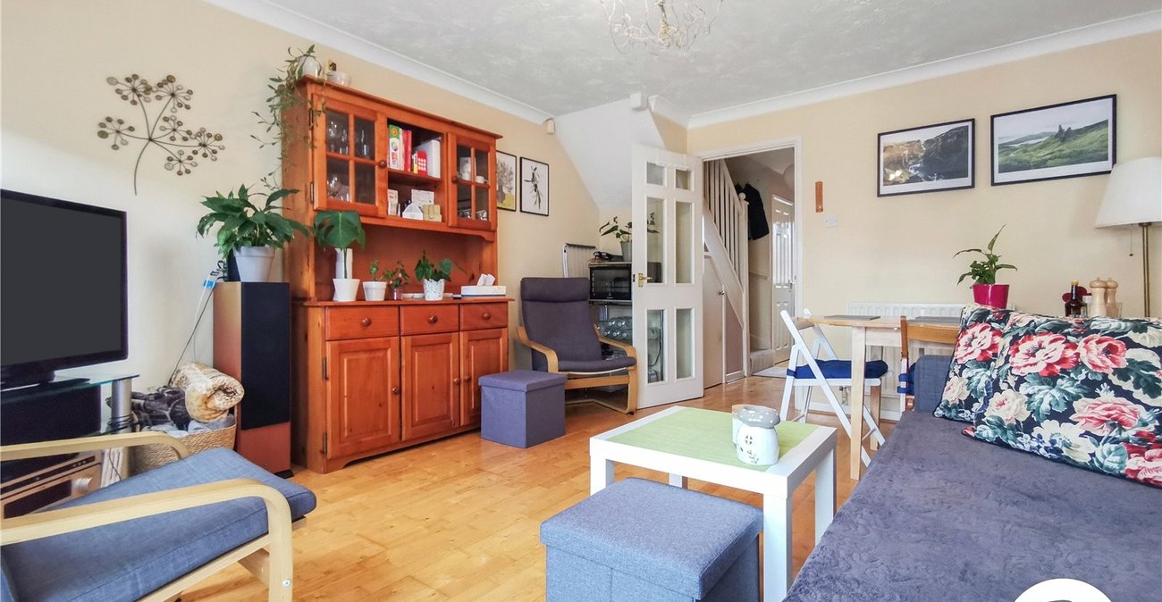 2 bedroom house to rent in Erith | Robinson Jackson