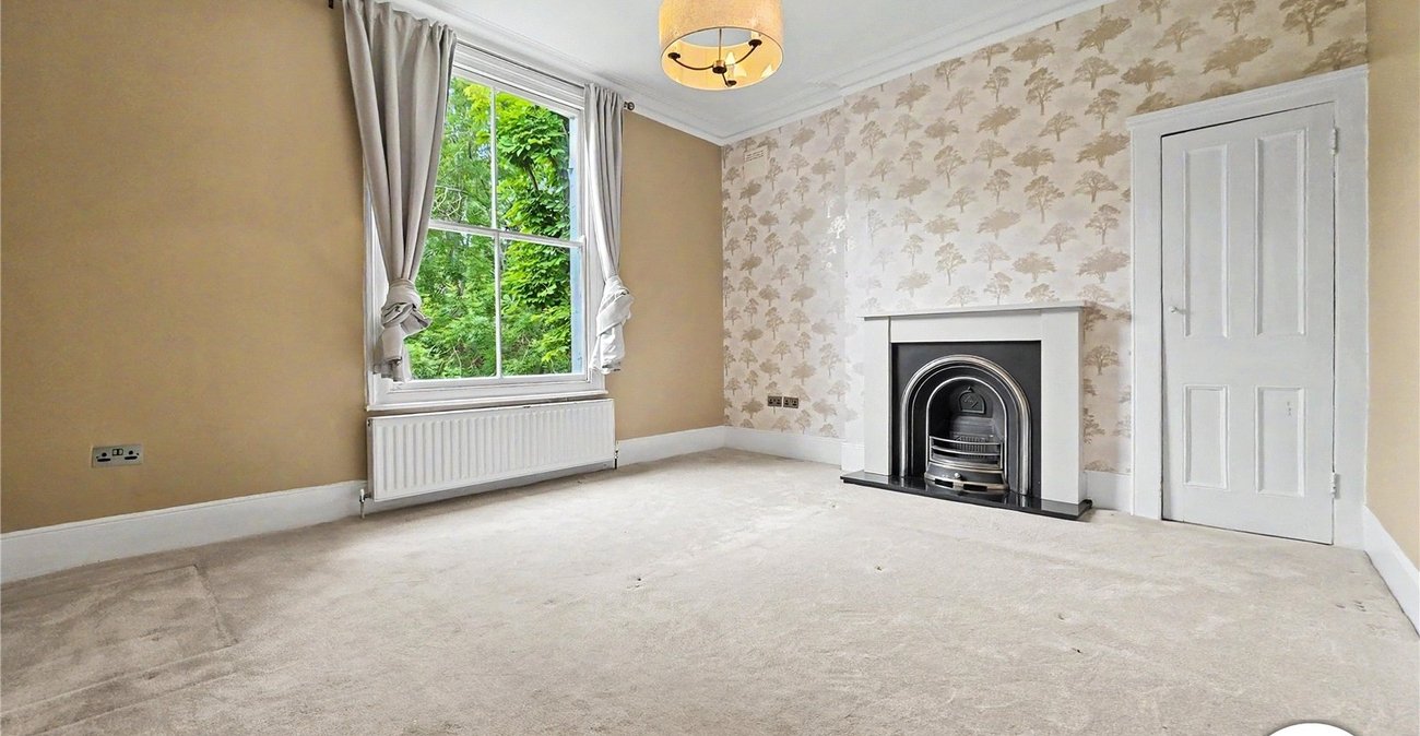 3 bedroom property to rent in London | Robinson Jackson