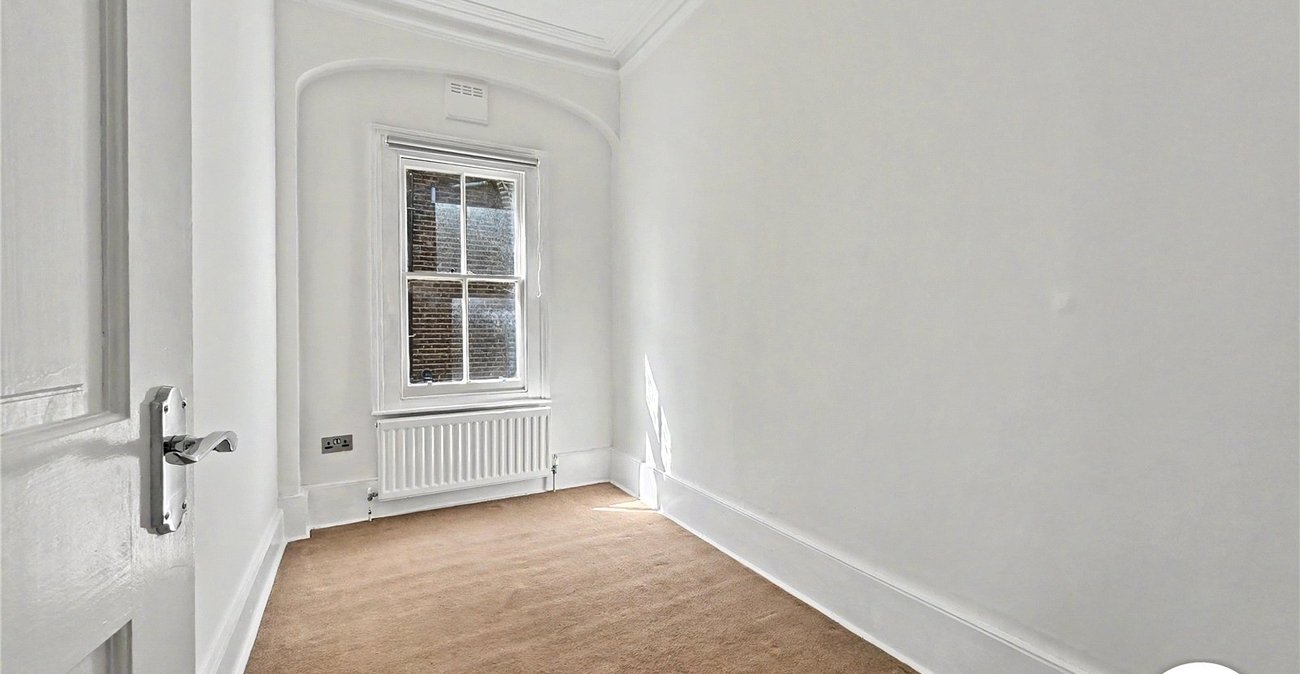 3 bedroom property to rent in London | Robinson Jackson