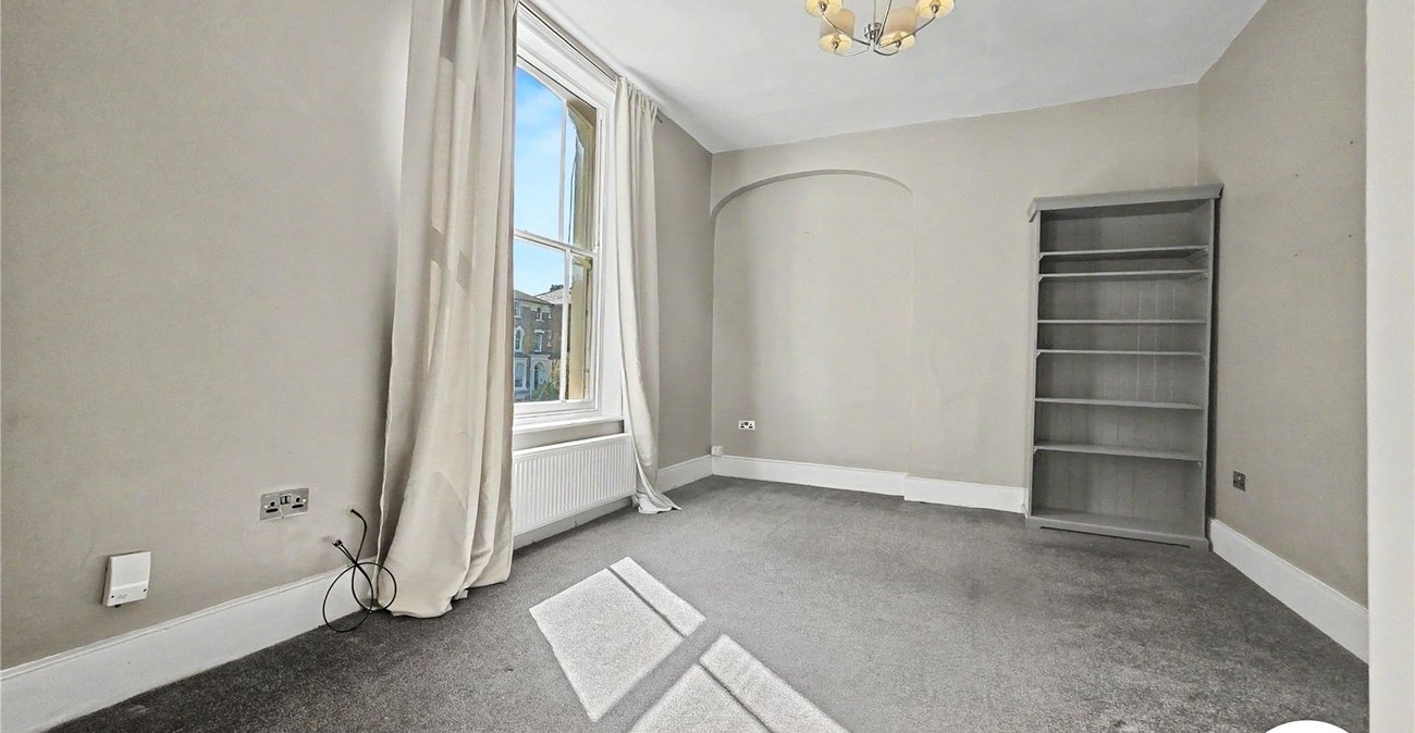 3 bedroom property to rent in London | Robinson Jackson