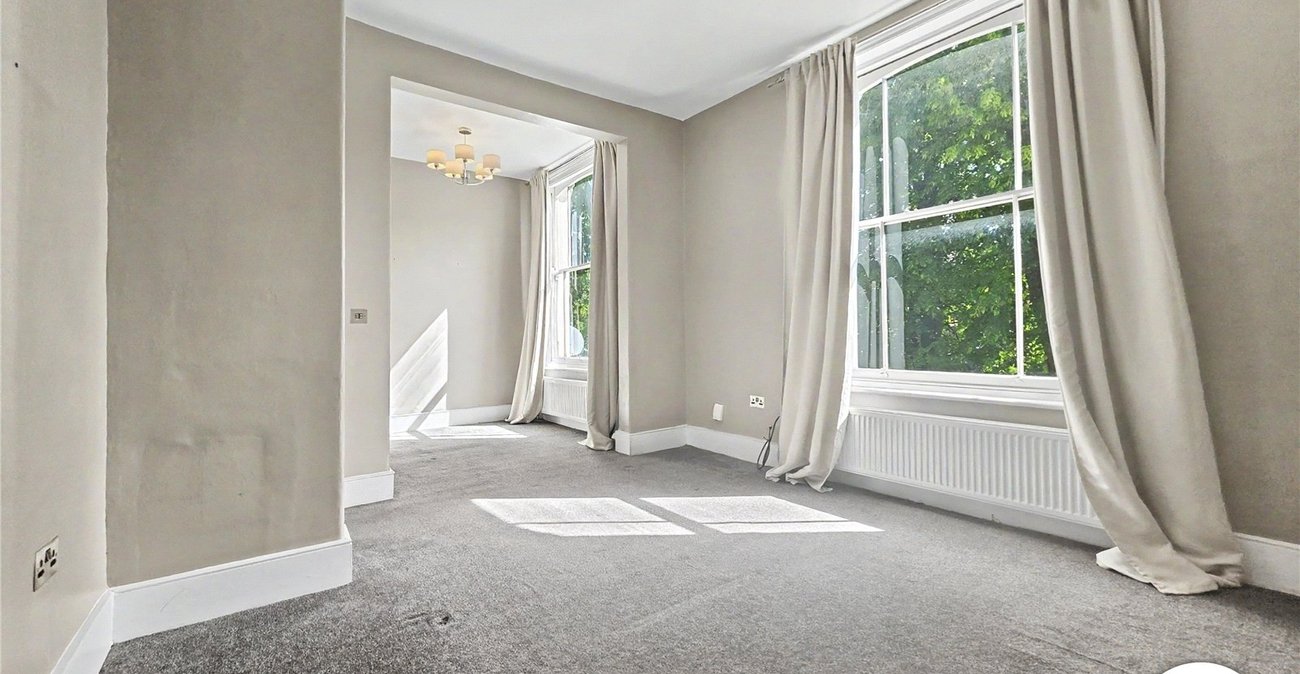 3 bedroom property to rent in London | Robinson Jackson