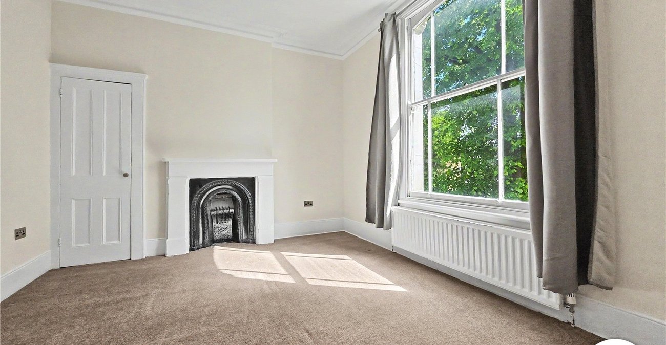 3 bedroom property to rent in London | Robinson Jackson