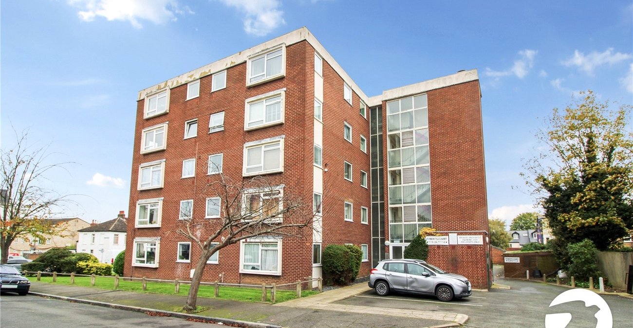 2 bedroom property to rent in London | Robinson Jackson