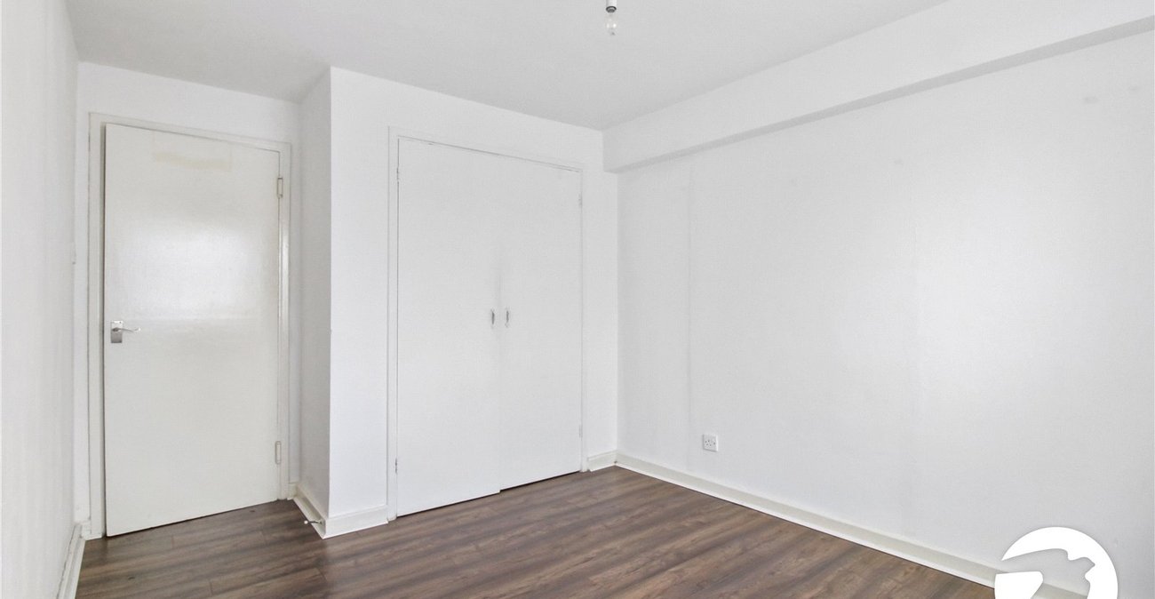 2 bedroom property to rent in London | Robinson Jackson