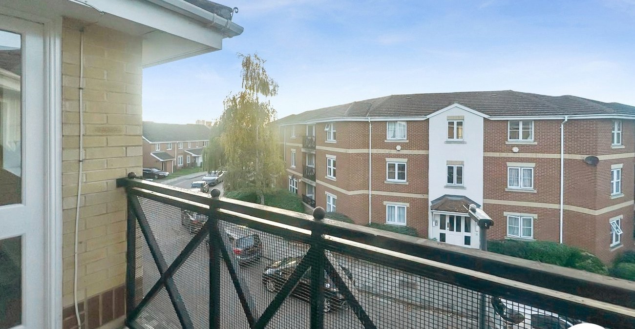 2 bedroom property to rent in London | 