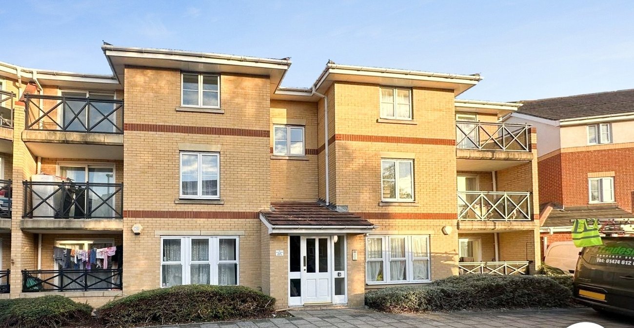 2 bedroom property to rent in London | 