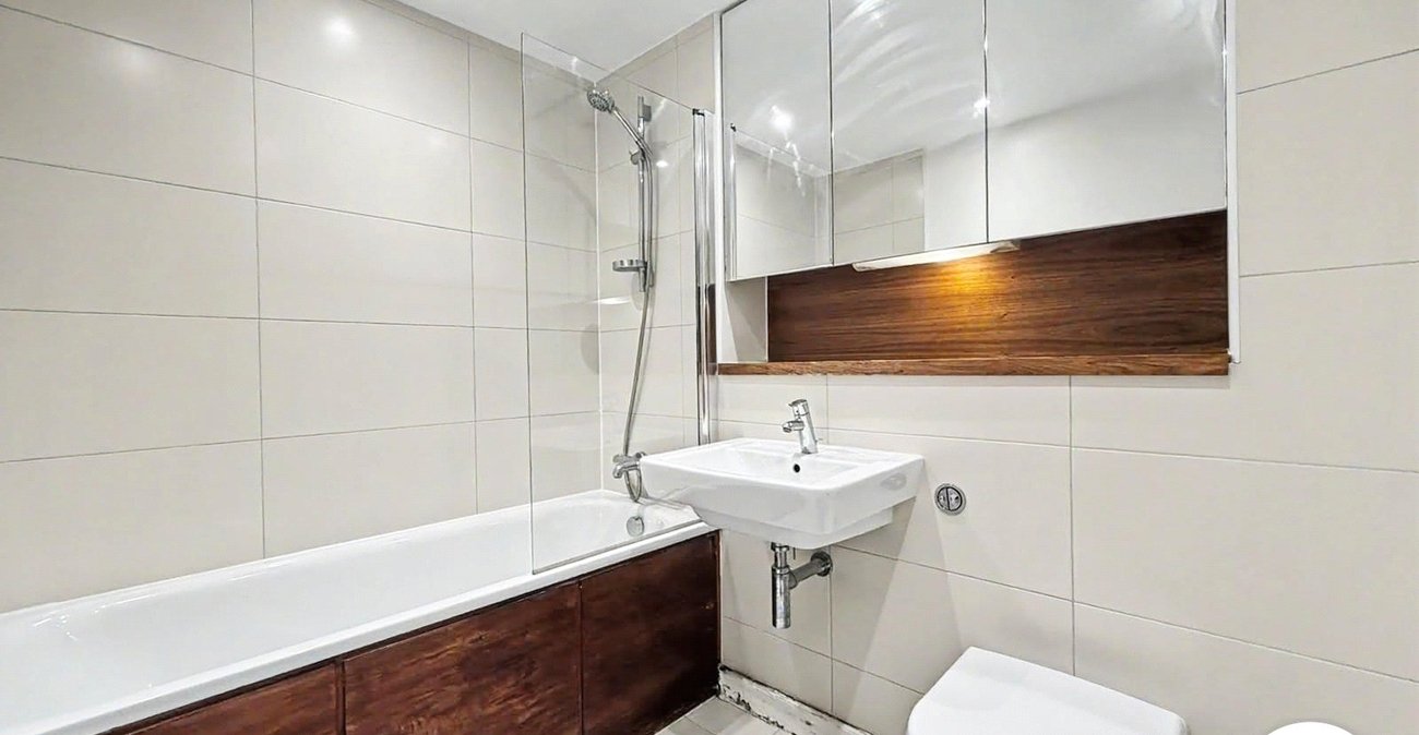 1 bedroom property to rent in Chatham Quays | Robinson Michael & Jackson
