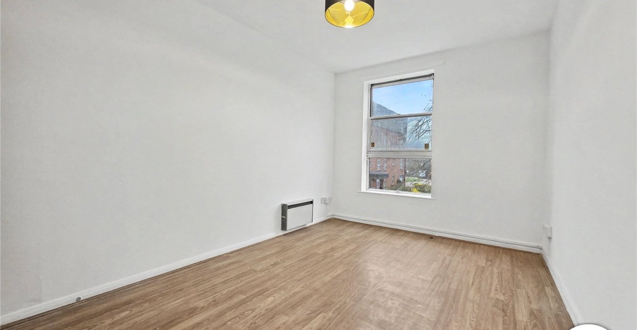 2 bedroom property to rent in London | Robinson Jackson